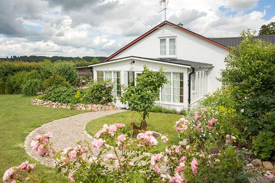 Blomstertantens Hus Trelleborg Bagian luar foto