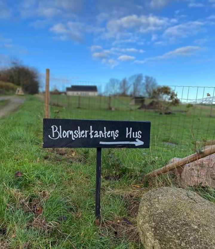 Blomstertantens Hus Trelleborg Bagian luar foto